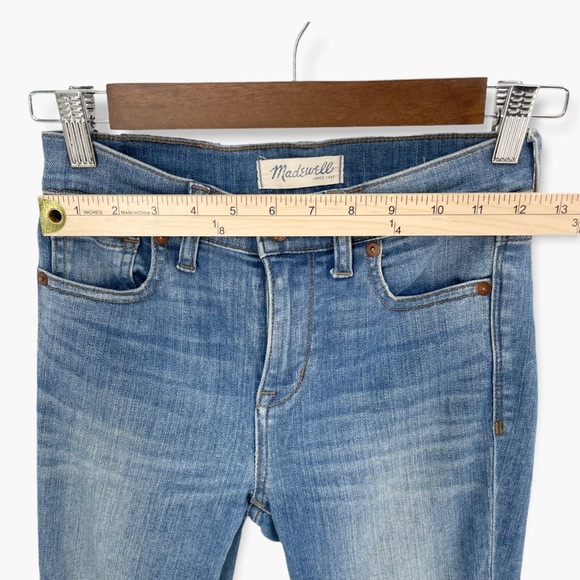 Madewell High Riser Crop Jeans in Mazzy Wash - Picture 5 of 9